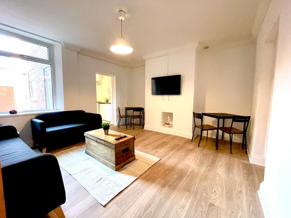 Huge Serviced Apartment With Free Parking Jesmond Exterior foto
