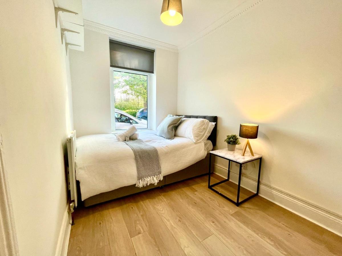 Huge Serviced Apartment With Free Parking Jesmond Exterior foto