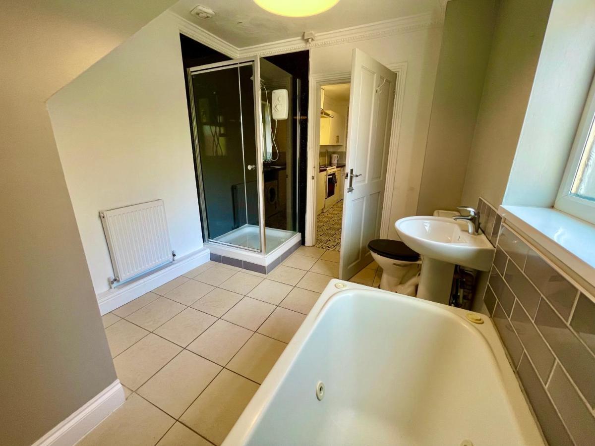 Huge Serviced Apartment With Free Parking Jesmond Exterior foto