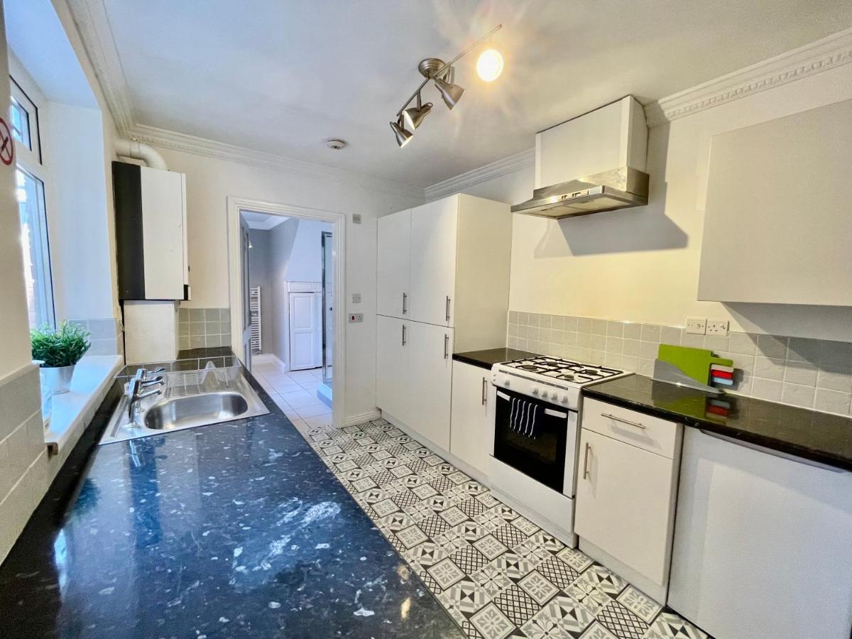 Huge Serviced Apartment With Free Parking Jesmond Exterior foto